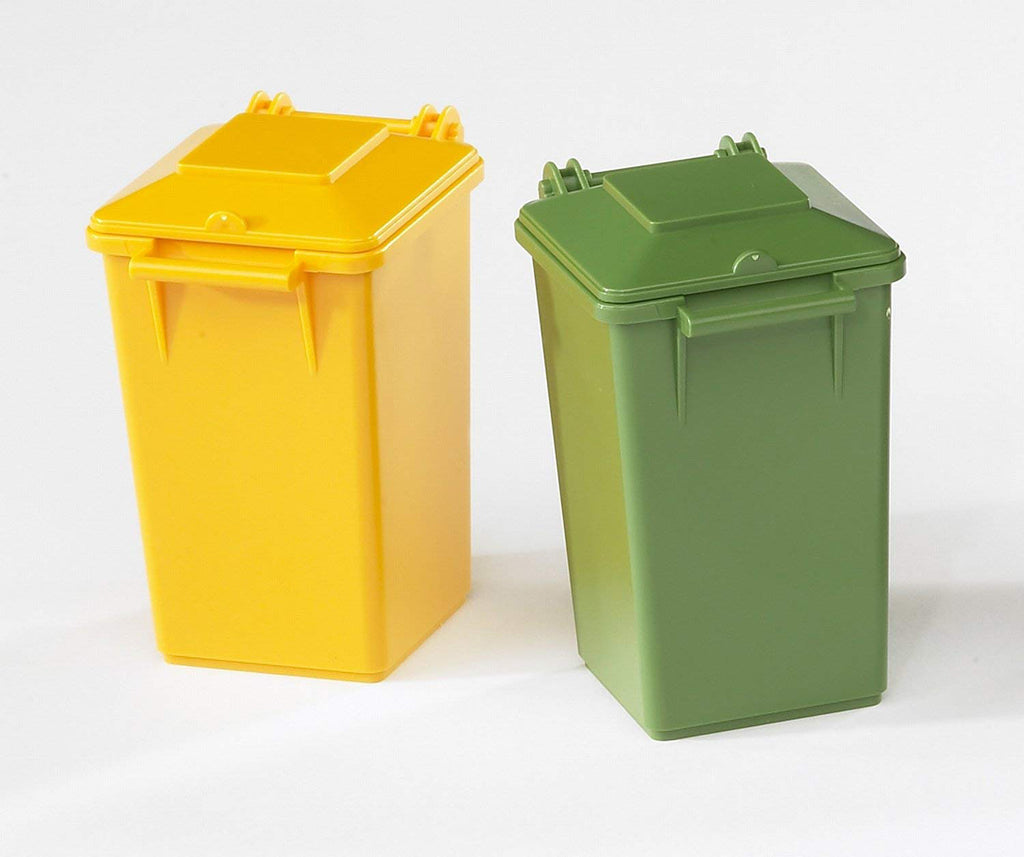 Accessories: Garbage can set (3 small, 1 large)